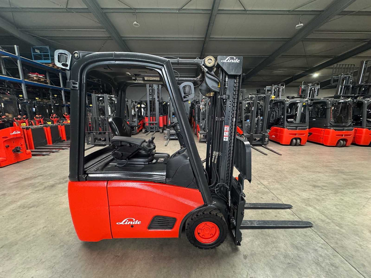 Chariot élévateur 04/2021 LINDE E16 1.600 KG 3.+4.: photos 6 Chariot élévateur 04/2021 LINDE E16 1.600 KG 3.+4.: photos 6