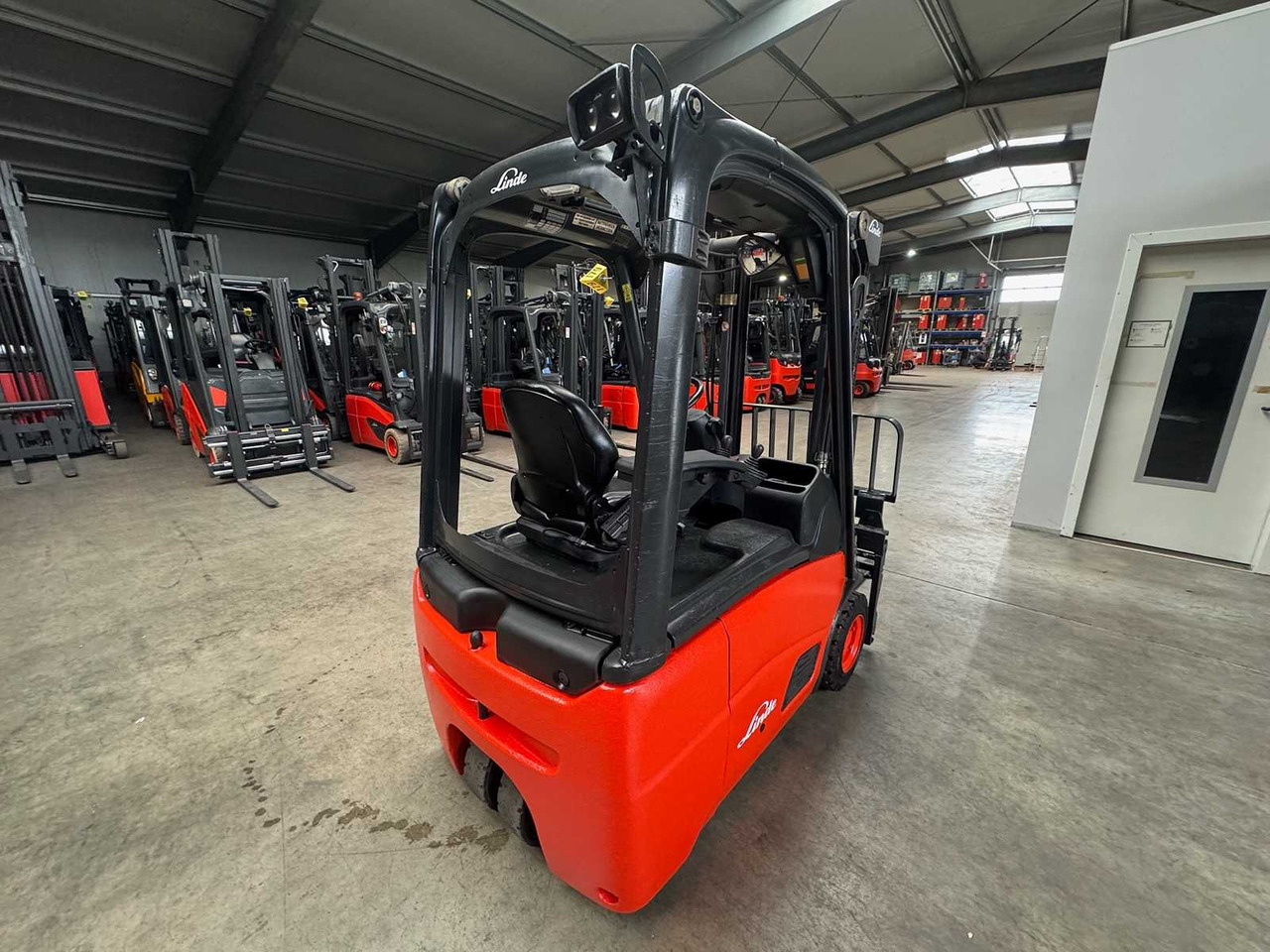 Chariot élévateur 04/2021 LINDE E16 1.600 KG 3.+4.: photos 7 Chariot élévateur 04/2021 LINDE E16 1.600 KG 3.+4.: photos 7