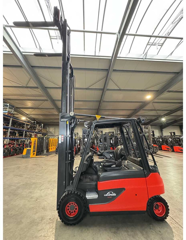 09/2021 SERVICE+UVV 10/2026 LINDE E30 TRIPLEX 513CM 3RD+4TH VALVE FORK ADJUSTER ELECTRIC FORKLIFT 5.255 HOURS - Chariot élévateur: photos 4 09/2021 SERVICE+UVV 10/2026 LINDE E30 TRIPLEX 513CM 3RD+4TH VALVE FORK ADJUSTER ELECTRIC FORKLIFT 5.255 HOURS - Chariot élévateur: photos 4