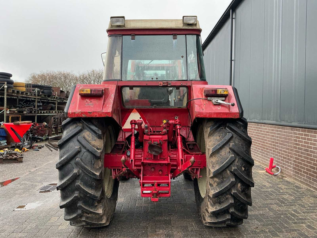 1982 INTERNATIONAL HARVESTER 845 XL ALL-WHEEL DRIVE FARM TRACTOR - Tracteur agricole: photos 5 1982 INTERNATIONAL HARVESTER 845 XL ALL-WHEEL DRIVE FARM TRACTOR - Tracteur agricole: photos 5