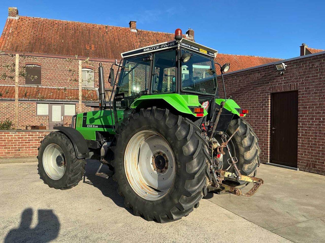 1993 DEUTZ-FAHR DX6.06 ALL-WHEEL DRIVE FARM TRACTOR - Tracteur agricole: photos 3 1993 DEUTZ-FAHR DX6.06 ALL-WHEEL DRIVE FARM TRACTOR - Tracteur agricole: photos 3