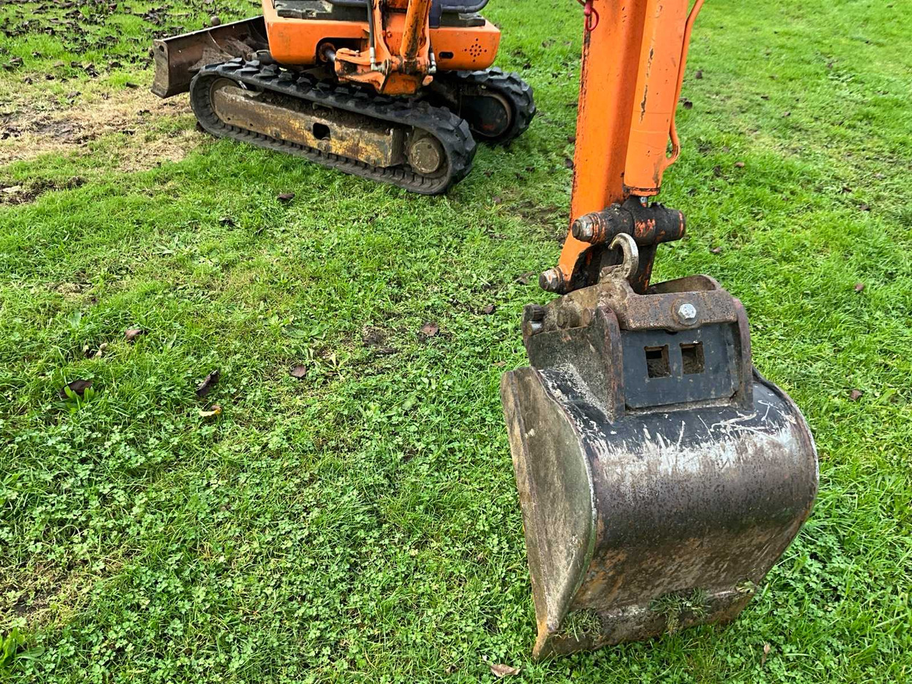 1994 HITACHI EX15 MINI EXCAVATOR - WORKING - NEW TRACKS - Mini pelle: photos 5 1994 HITACHI EX15 MINI EXCAVATOR - WORKING - NEW TRACKS - Mini pelle: photos 5