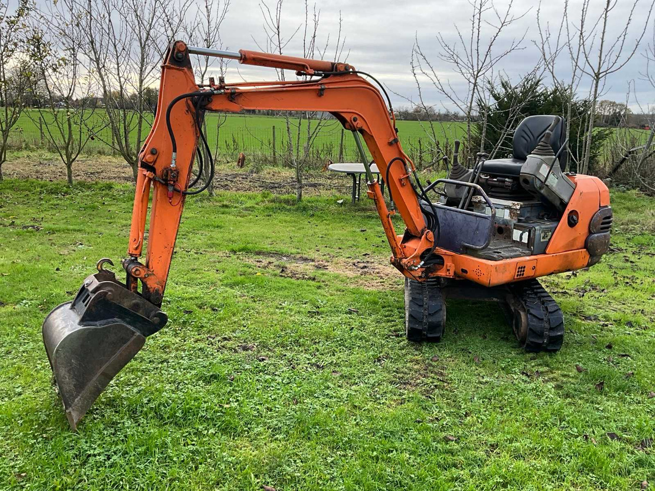 1994 HITACHI EX15 MINI EXCAVATOR - WORKING - NEW TRACKS - Mini pelle: photos 1 1994 HITACHI EX15 MINI EXCAVATOR - WORKING - NEW TRACKS - Mini pelle: photos 1