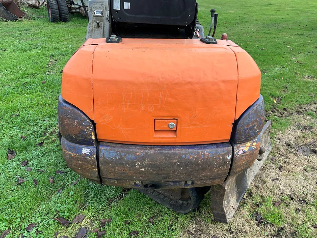 1994 HITACHI EX15 MINI EXCAVATOR - WORKING - NEW TRACKS - Mini pelle: photos 3 1994 HITACHI EX15 MINI EXCAVATOR - WORKING - NEW TRACKS - Mini pelle: photos 3