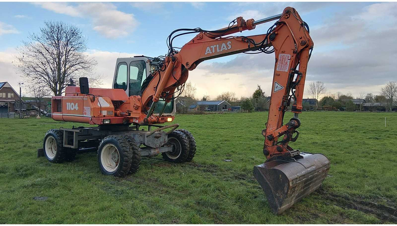 1996 ATLAS 1104 WHEELED EXCAVATOR - Pelle sur pneus: photos 2 1996 ATLAS 1104 WHEELED EXCAVATOR - Pelle sur pneus: photos 2