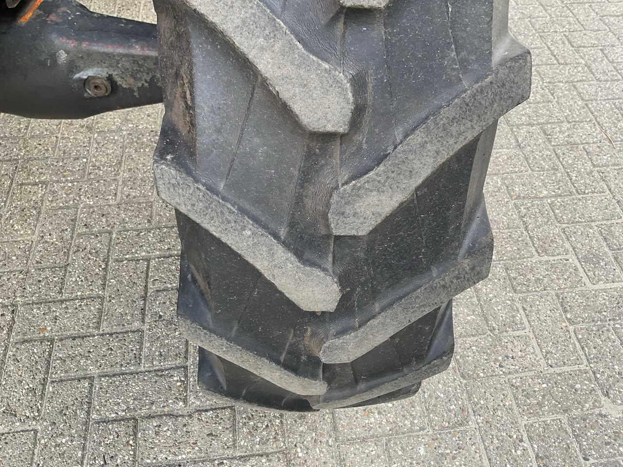 Tracteur agricole 1996 VALMET 6400 HI-TROL ALL-WHEEL DRIVE FARM TRACTOR: photos 9