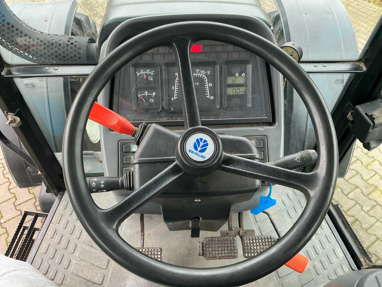 Tracteur agricole 1998 NEW HOLLAND TS115 ALL-WHEEL DRIVE FARM TRACTOR: photos 18