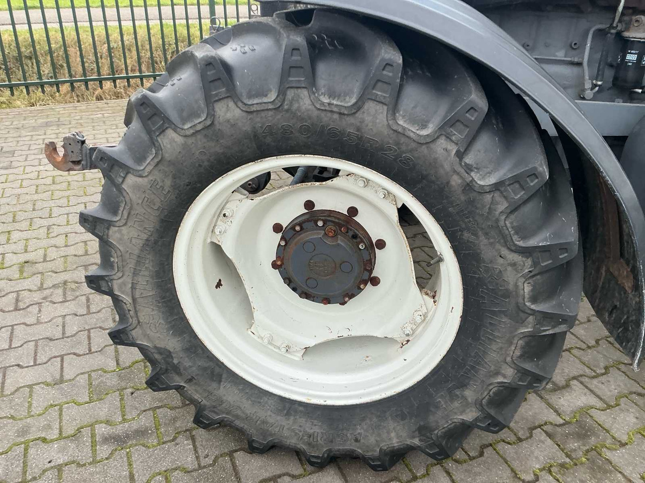 Tracteur agricole 1998 NEW HOLLAND TS115 ALL-WHEEL DRIVE FARM TRACTOR: photos 7