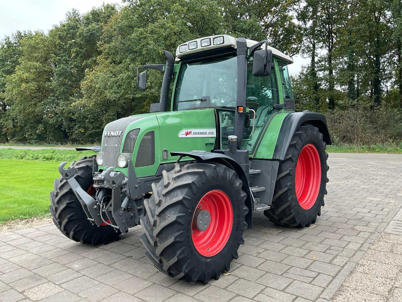 2000 FENDT FARMER 410 VARIO ALL-WHEEL DRIVE FARM TRACTOR - Tracteur agricole: photos 1 2000 FENDT FARMER 410 VARIO ALL-WHEEL DRIVE FARM TRACTOR - Tracteur agricole: photos 1