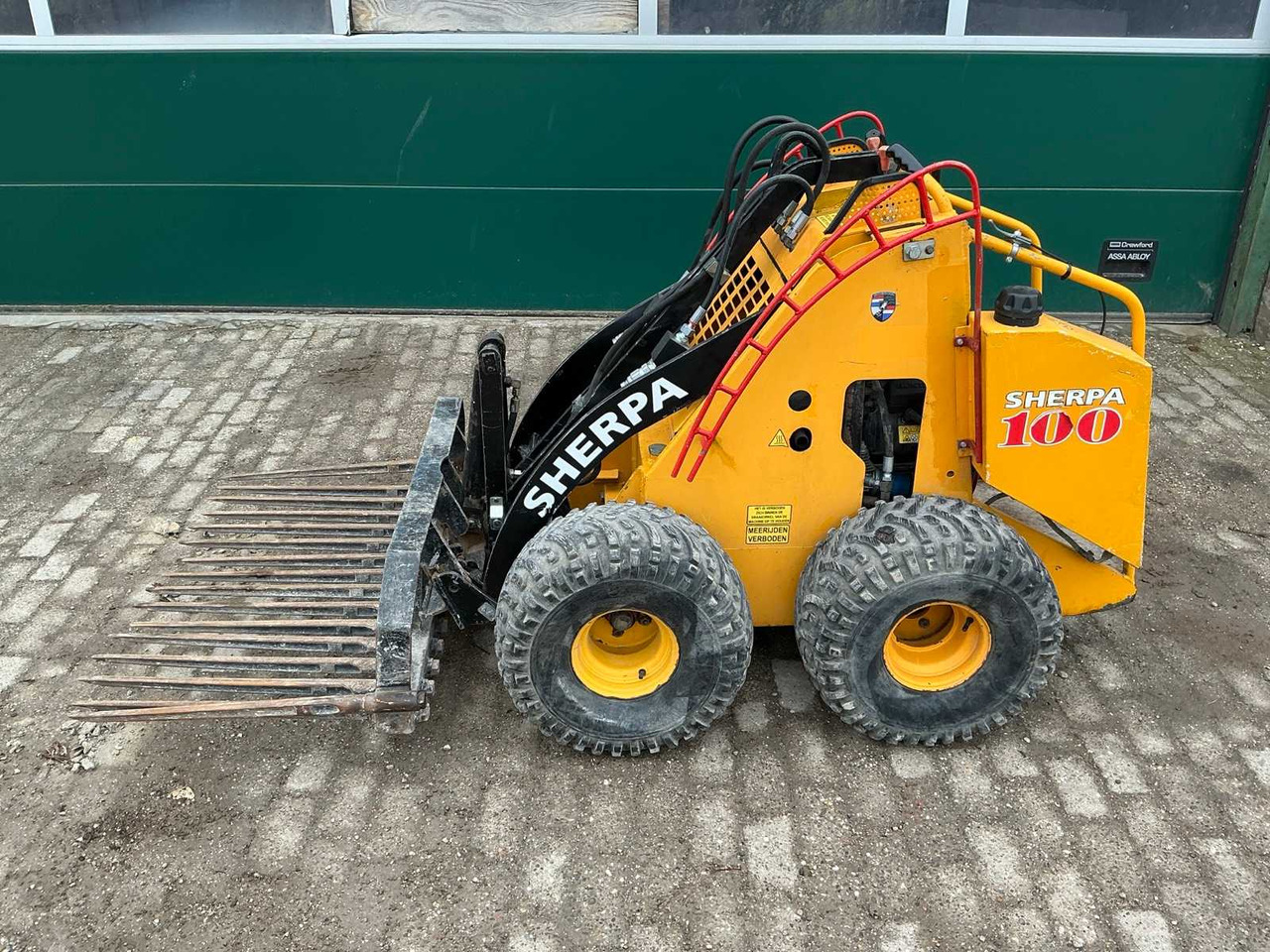 2003 SHERPA 100 SKID STEER LOADER - Chargeuse compacte sur chenilles: photos 3 2003 SHERPA 100 SKID STEER LOADER - Chargeuse compacte sur chenilles: photos 3