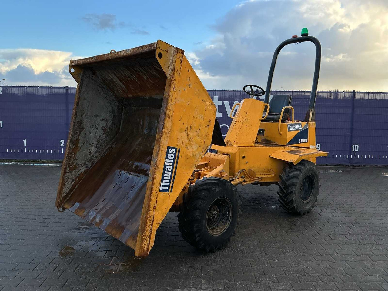 2004 THWAITES 3 TON DUMPER - Mini tombereau: photos 5 2004 THWAITES 3 TON DUMPER - Mini tombereau: photos 5