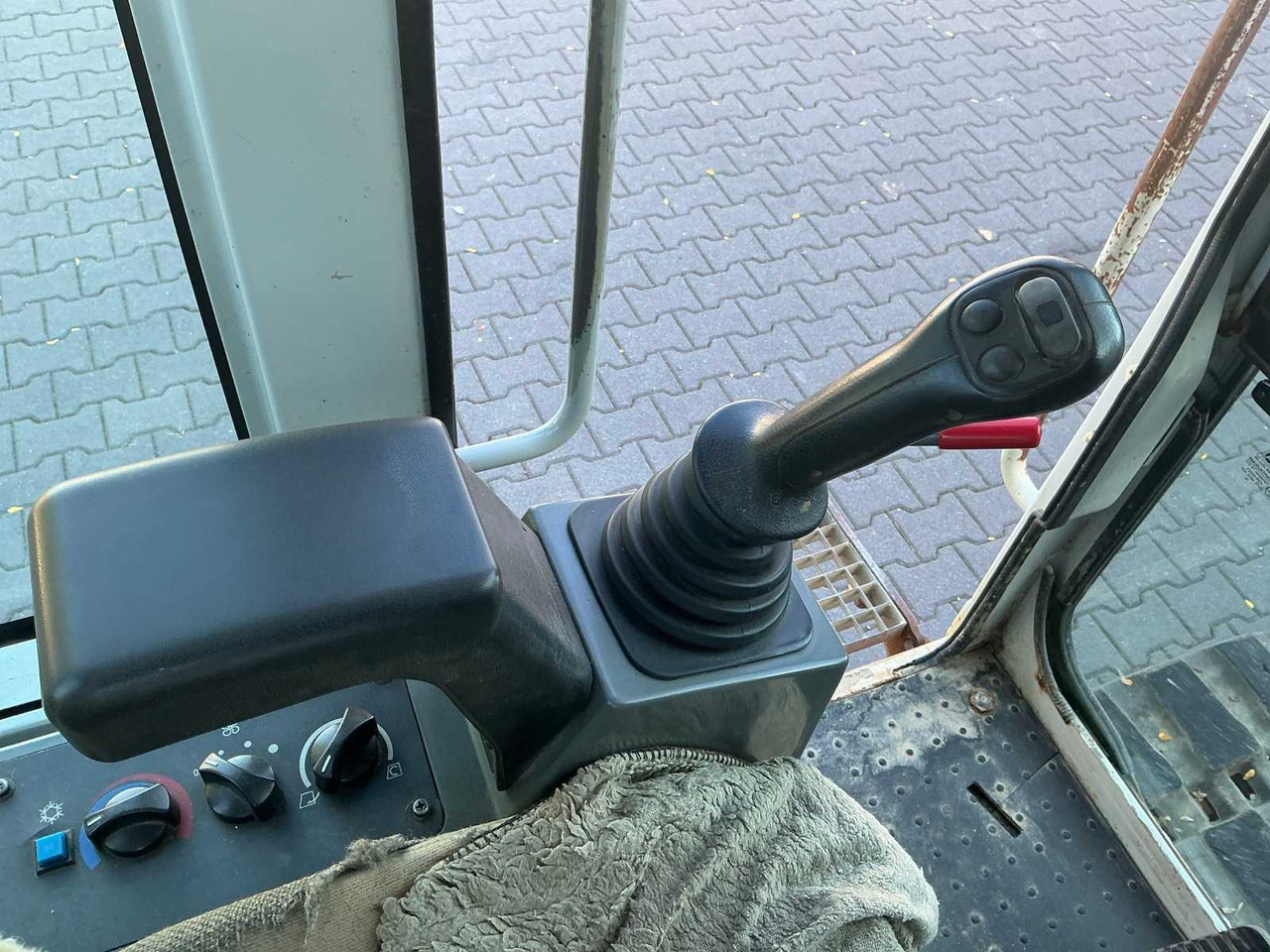 Pelle 2007 TAKEUCHI TB175 MIDI EXCAVATOR: photos 14