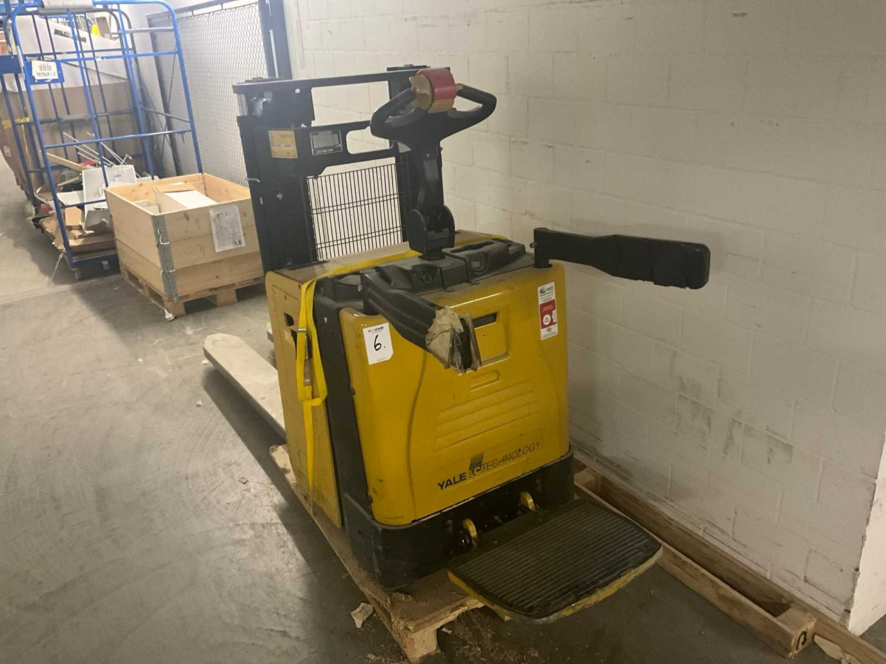 2007 YALE MP20XD-2100 PEDESTRIAN STACKER - Chariot élévateur: photos 4 2007 YALE MP20XD-2100 PEDESTRIAN STACKER - Chariot élévateur: photos 4