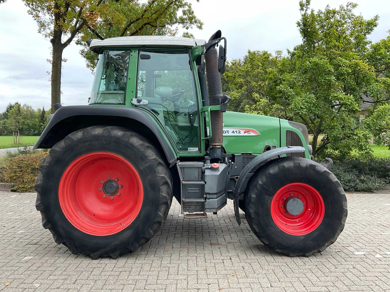 2008 FENDT 412 VARIO TMS ALL-WHEEL DRIVE AGRICULTURAL TRACTOR - Tracteur agricole: photos 4 2008 FENDT 412 VARIO TMS ALL-WHEEL DRIVE AGRICULTURAL TRACTOR - Tracteur agricole: photos 4