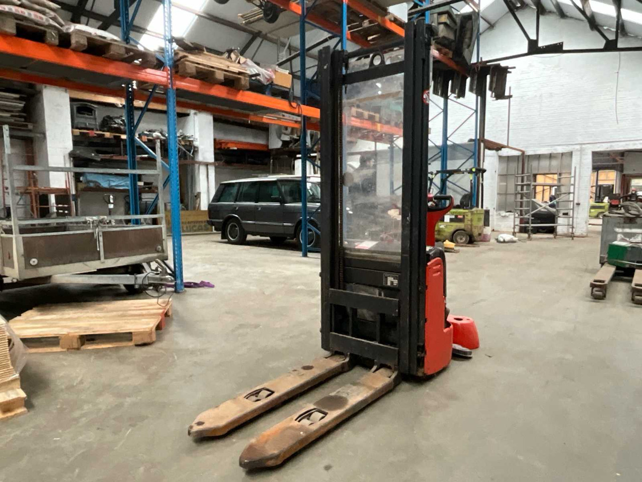 2008 FENWICK L12 FORKLIFT - Chariot élévateur: photos 1 2008 FENWICK L12 FORKLIFT - Chariot élévateur: photos 1