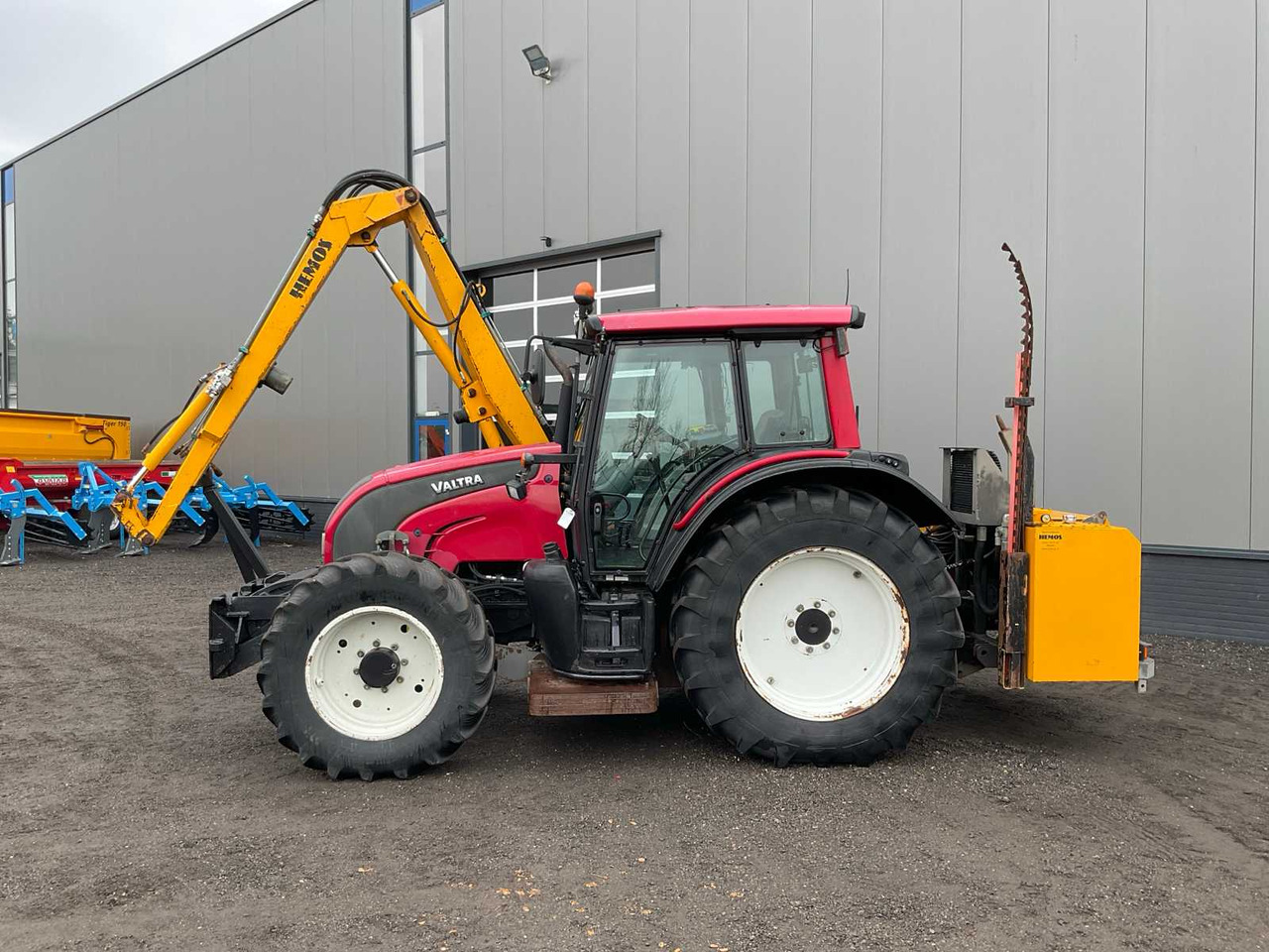 2008 VALTRA N121 HITECH FOUR WHEEL DRIVE FARM TRACTOR - Tracteur agricole: photos 2 2008 VALTRA N121 HITECH FOUR WHEEL DRIVE FARM TRACTOR - Tracteur agricole: photos 2