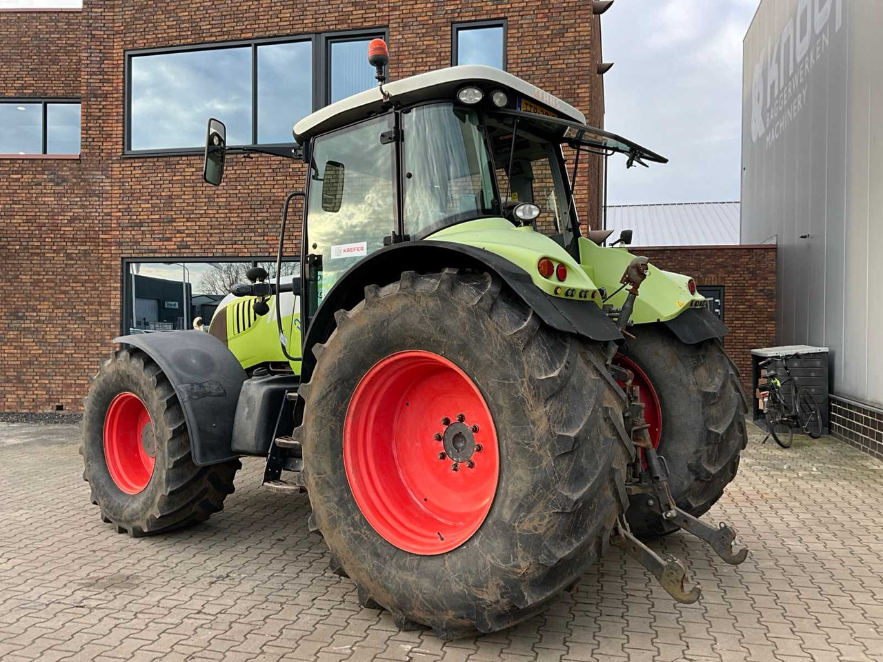 2009 CLAAS ARION 640 A19 FOUR-WHEEL DRIVE FARM TRACTOR - Tracteur agricole: photos 4 2009 CLAAS ARION 640 A19 FOUR-WHEEL DRIVE FARM TRACTOR - Tracteur agricole: photos 4