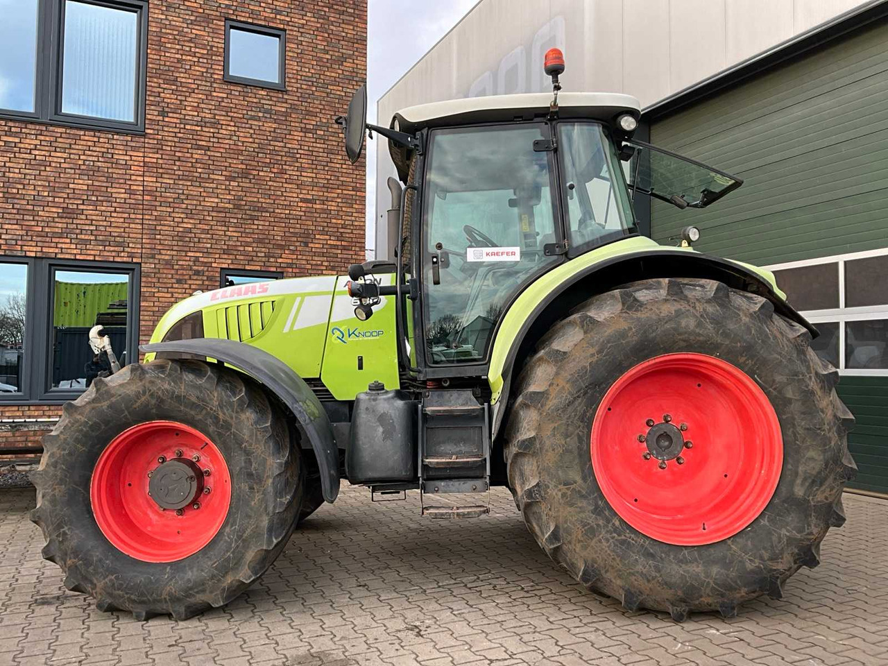 2009 CLAAS ARION 640 A19 FOUR-WHEEL DRIVE FARM TRACTOR - Tracteur agricole: photos 5 2009 CLAAS ARION 640 A19 FOUR-WHEEL DRIVE FARM TRACTOR - Tracteur agricole: photos 5