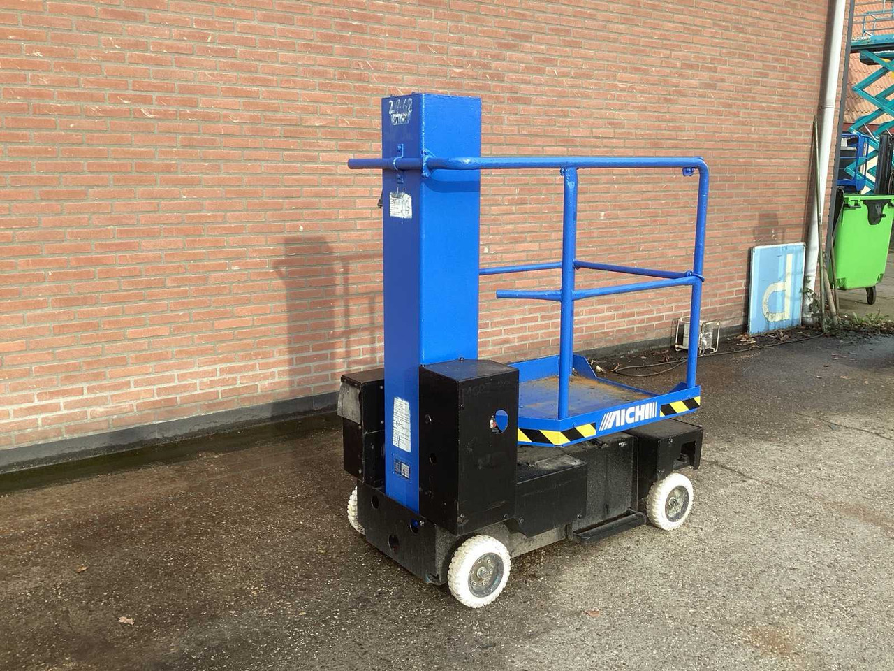 2010 AICHI SV 04 B AERIAL PLATFORM - Nacelle: photos 4 2010 AICHI SV 04 B AERIAL PLATFORM - Nacelle: photos 4