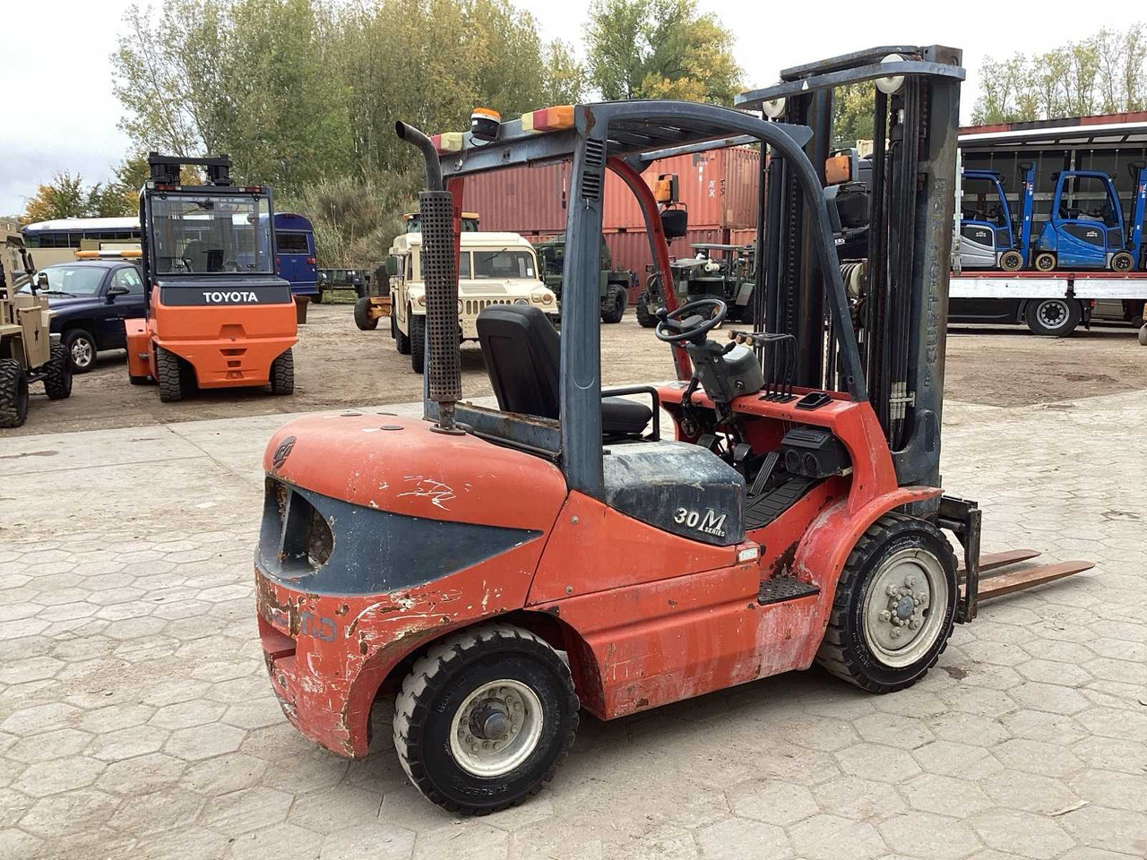 2011 MAX HOLLAND FD 30T FORKLIFT - Chariot élévateur: photos 3 2011 MAX HOLLAND FD 30T FORKLIFT - Chariot élévateur: photos 3