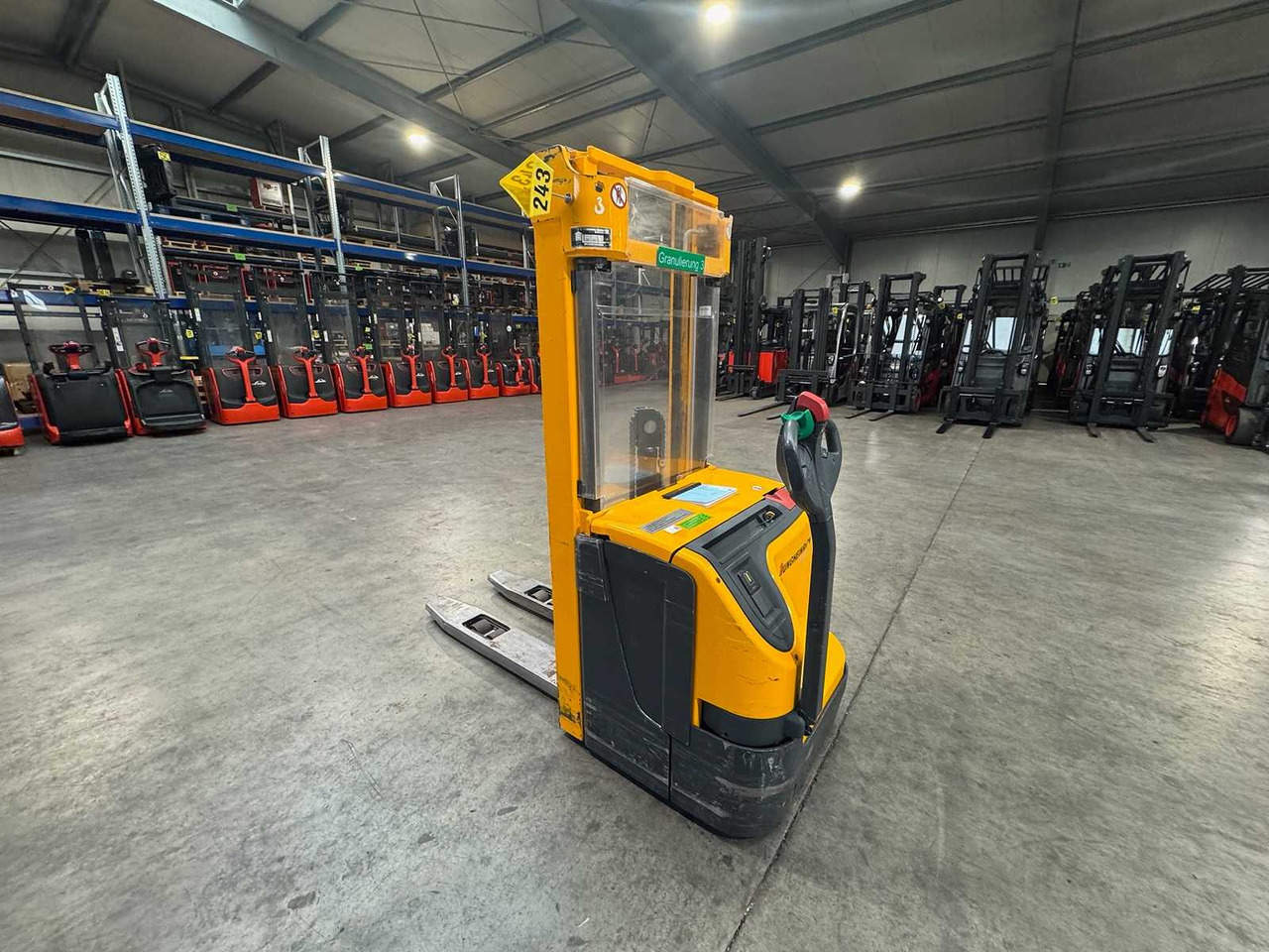 2012 SERVICE + UVV 09/2026 JUNGHEINRICH EJC220 2,000KG STACKER PALLET TRUCK ANT FREE LIFT 5,484 HOURS - Chariot élévateur: photos 2 2012 SERVICE + UVV 09/2026 JUNGHEINRICH EJC220 2,000KG STACKER PALLET TRUCK ANT FREE LIFT 5,484 HOURS - Chariot élévateur: photos 2