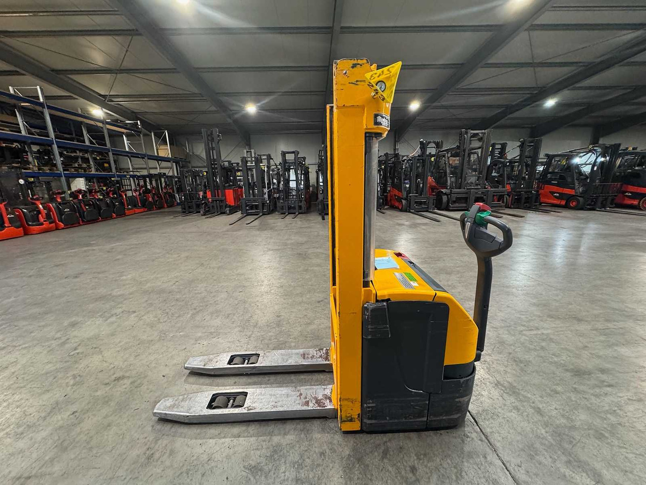 2012 SERVICE + UVV 09/2026 JUNGHEINRICH EJC220 2,000KG STACKER PALLET TRUCK ANT FREE LIFT 5,484 HOURS - Chariot élévateur: photos 1 2012 SERVICE + UVV 09/2026 JUNGHEINRICH EJC220 2,000KG STACKER PALLET TRUCK ANT FREE LIFT 5,484 HOURS - Chariot élévateur: photos 1