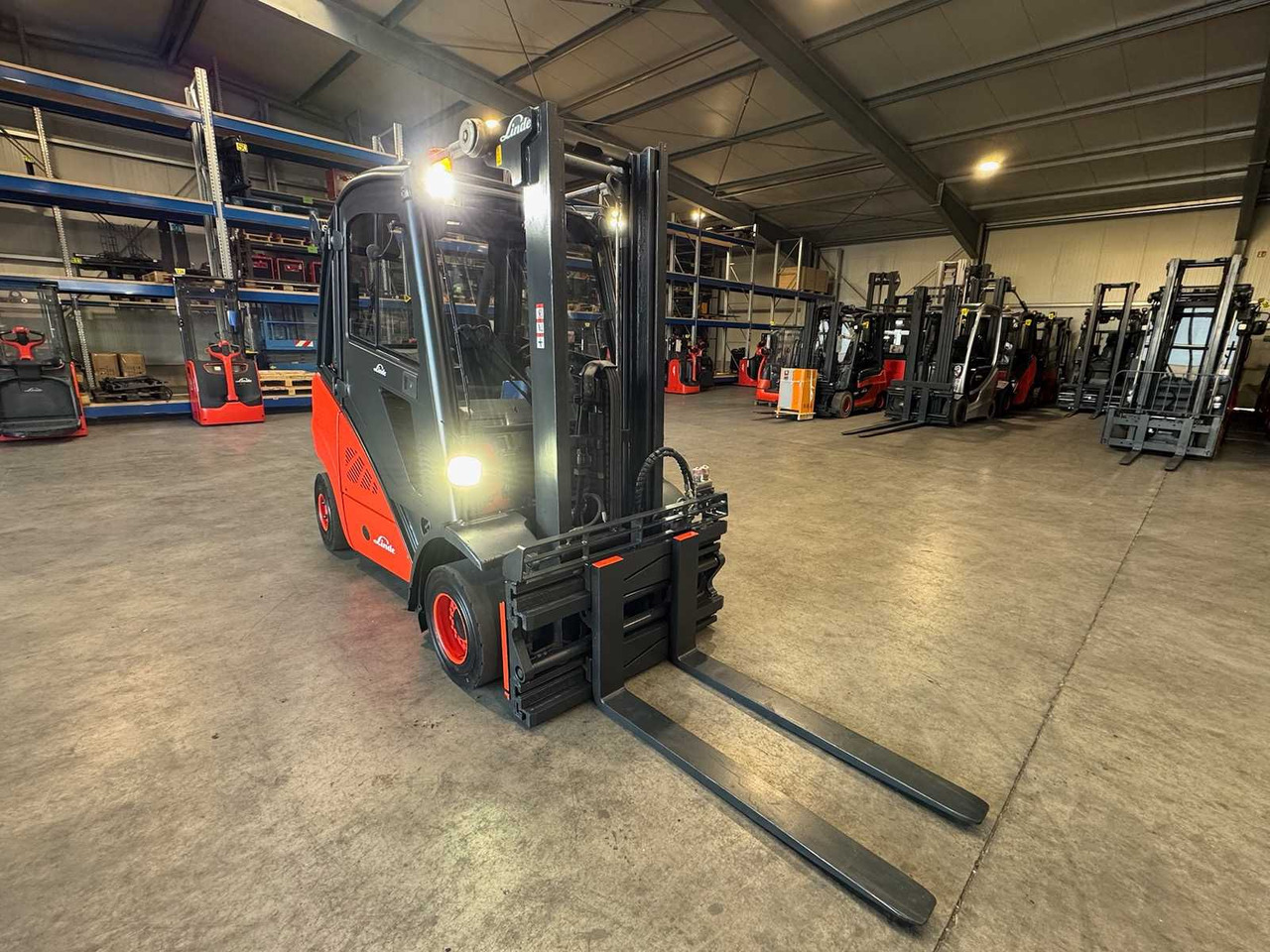 2012 SERVICE + UVV 09/2026 LINDE H25D 3RD + 4TH VALVE FORK ADJUSTER 163CM FREE STROKE DIESEL FORKLIFT - Chariot élévateur: photos 2 2012 SERVICE + UVV 09/2026 LINDE H25D 3RD + 4TH VALVE FORK ADJUSTER 163CM FREE STROKE DIESEL FORKLIFT - Chariot élévateur: photos 2