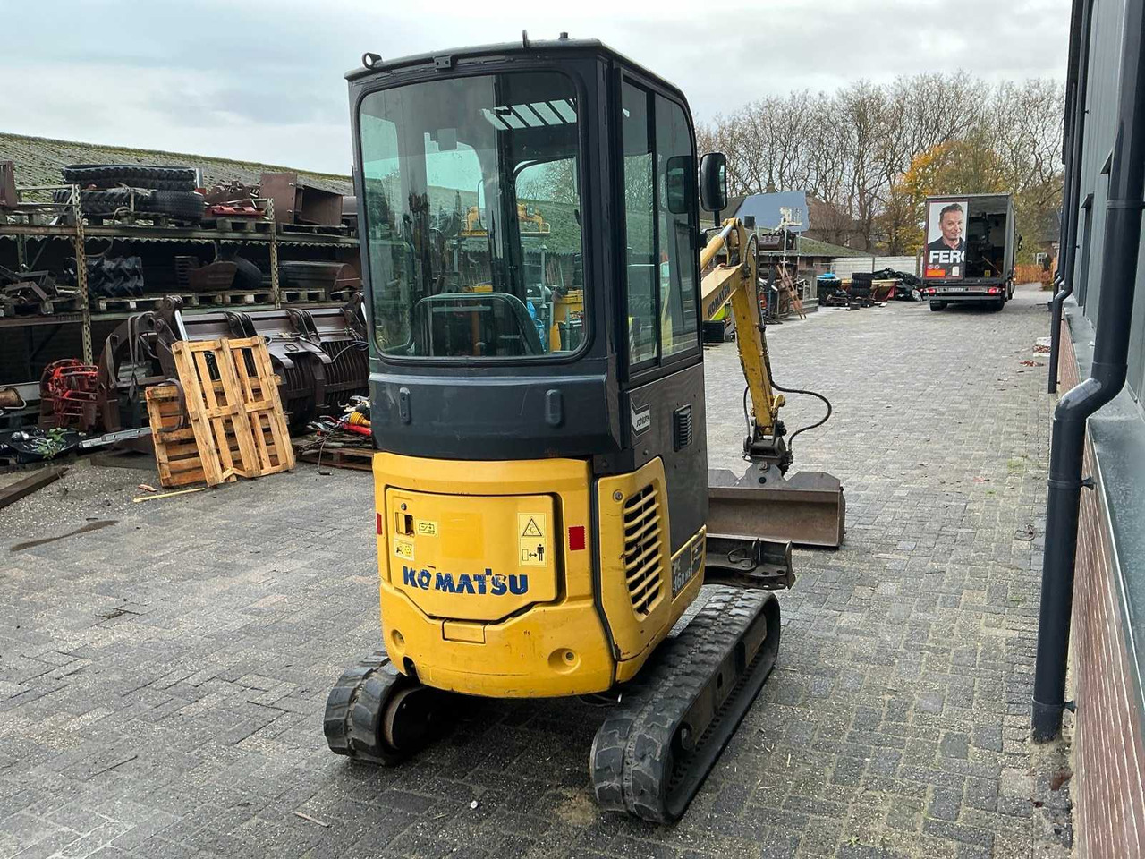 2014 KOMATSU 16R HS MINI EXCAVATOR - Mini pelle: photos 5 2014 KOMATSU 16R HS MINI EXCAVATOR - Mini pelle: photos 5