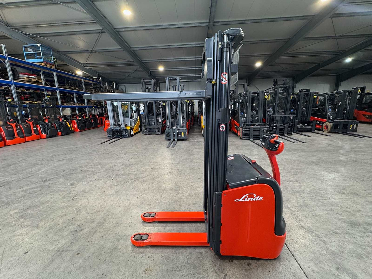 2014 SERVICE +UVV 09/2026 LINDE L14 1.400KG TRIPLEX 470CM PALLET TRUCK ANT 1.982 HOURS - Chariot élévateur: photos 1 2014 SERVICE +UVV 09/2026 LINDE L14 1.400KG TRIPLEX 470CM PALLET TRUCK ANT 1.982 HOURS - Chariot élévateur: photos 1