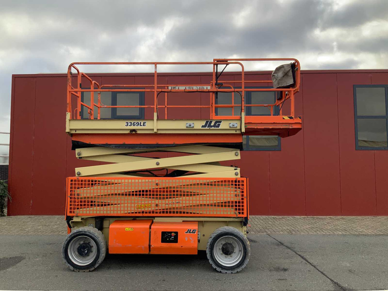 2016 JLG 3369LE AERIAL WORK PLATFORM - Nacelle: photos 1 2016 JLG 3369LE AERIAL WORK PLATFORM - Nacelle: photos 1