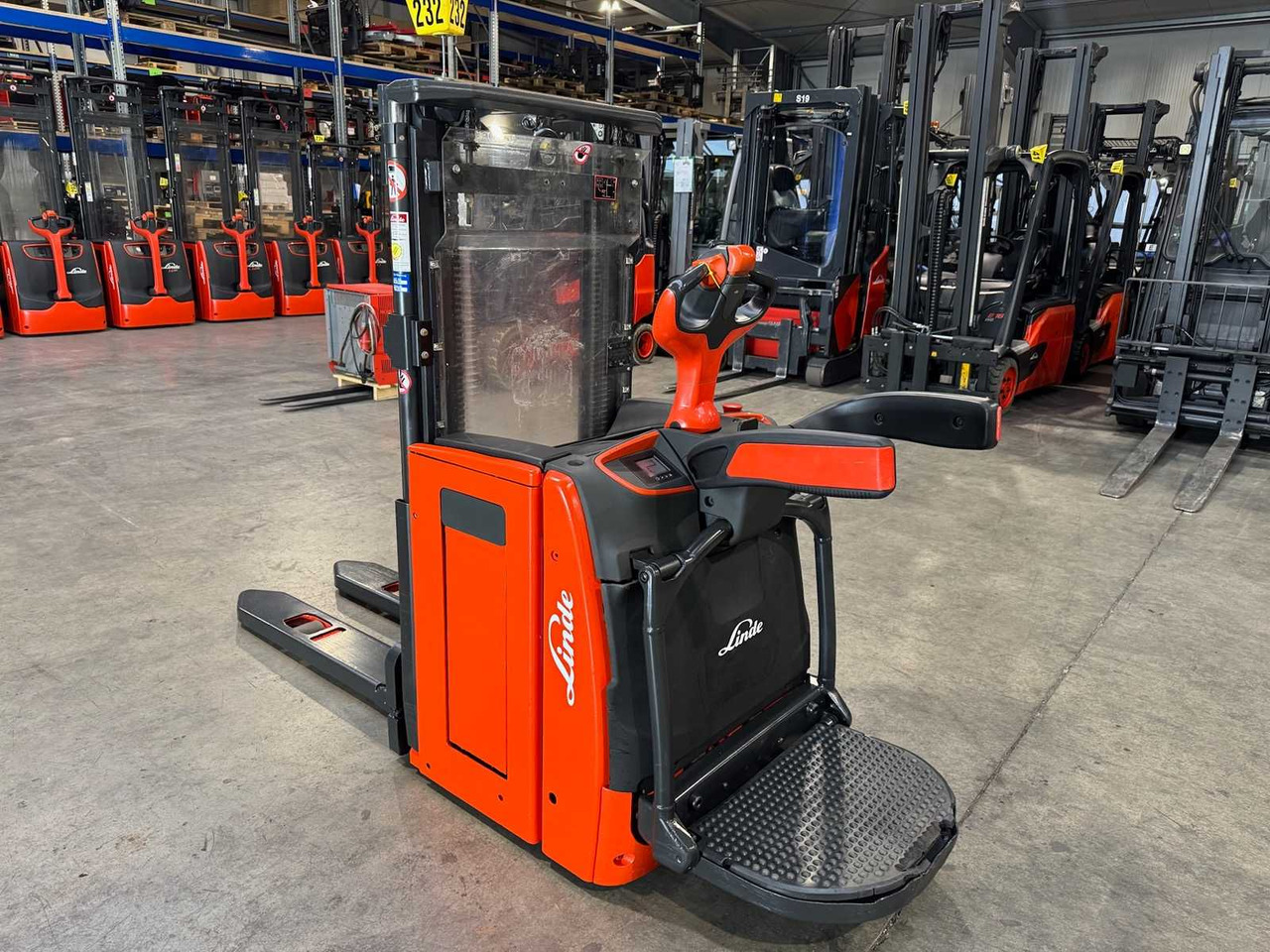2016 SERVICE + UVV 10/2026 LINDE L14AP EVO 1.400KG SCALE PALLET TRUCK ANT 4.464 HOURS - Chariot élévateur: photos 1 2016 SERVICE + UVV 10/2026 LINDE L14AP EVO 1.400KG SCALE PALLET TRUCK ANT 4.464 HOURS - Chariot élévateur: photos 1