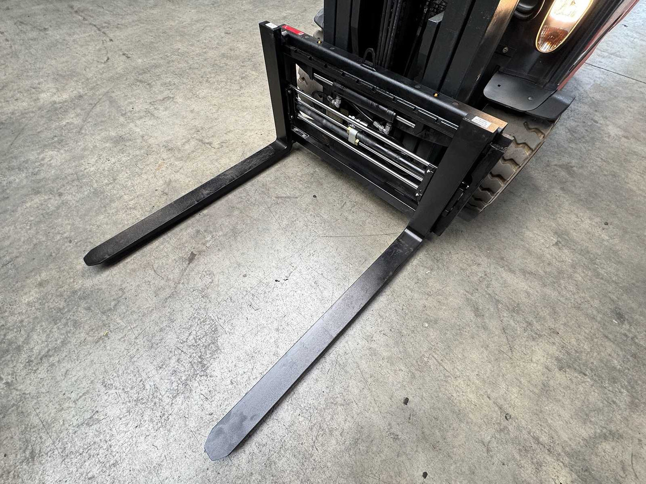 2017 SERVICE + UVV 10/2026 LINDE E35L 3.500KG EVO TRIPLEX 3.+4. - Chariot élévateur: photos 5 2017 SERVICE + UVV 10/2026 LINDE E35L 3.500KG EVO TRIPLEX 3.+4. - Chariot élévateur: photos 5