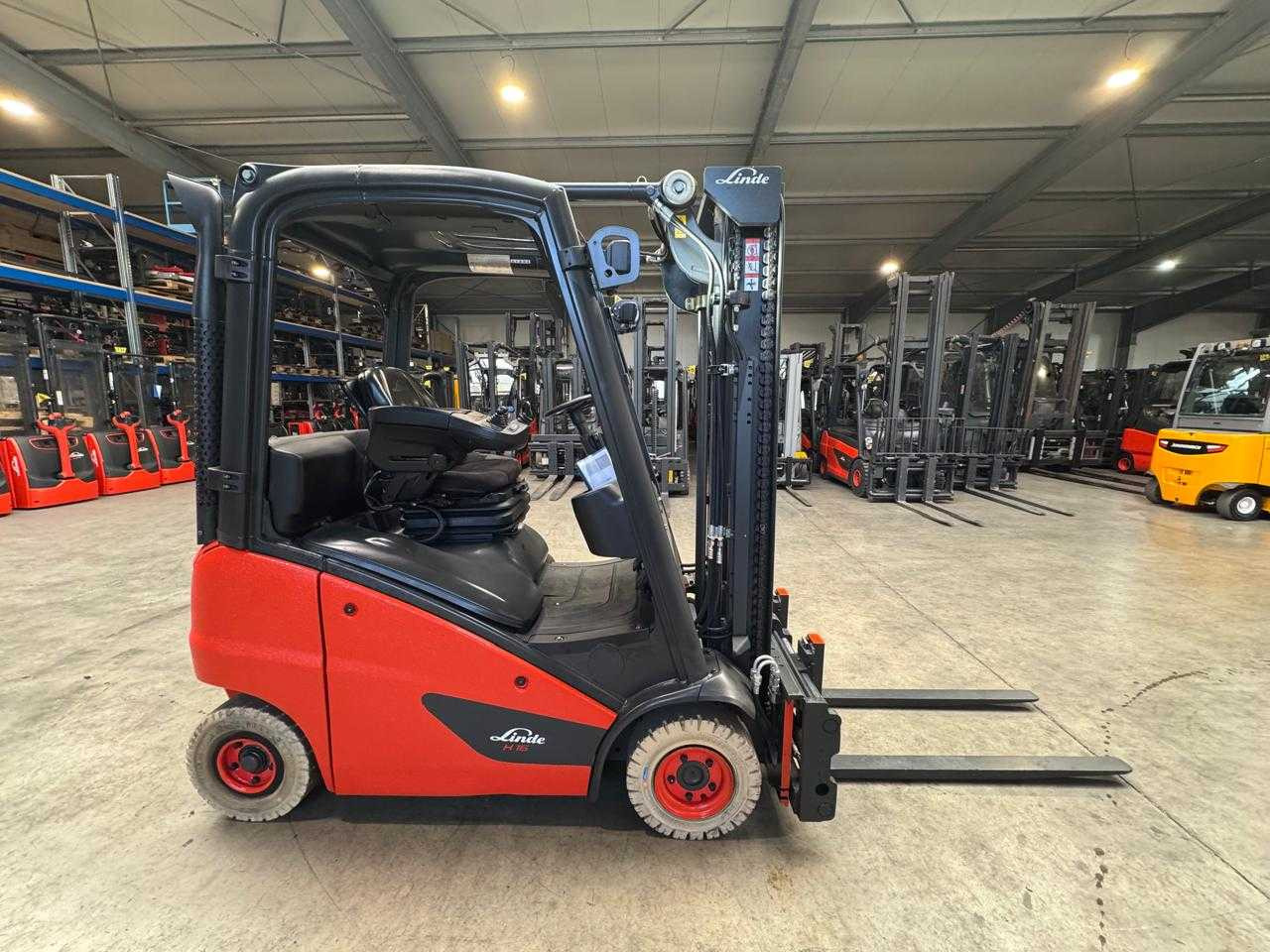2017 SERVICE + UVV 10/2026 LINDE H16T 1,600KG 3RD + 4TH VALVE FORK ADJUSTER GAS FORKLIFT 6,710 HOURS - Chariot élévateur: photos 2 2017 SERVICE + UVV 10/2026 LINDE H16T 1,600KG 3RD + 4TH VALVE FORK ADJUSTER GAS FORKLIFT 6,710 HOURS - Chariot élévateur: photos 2