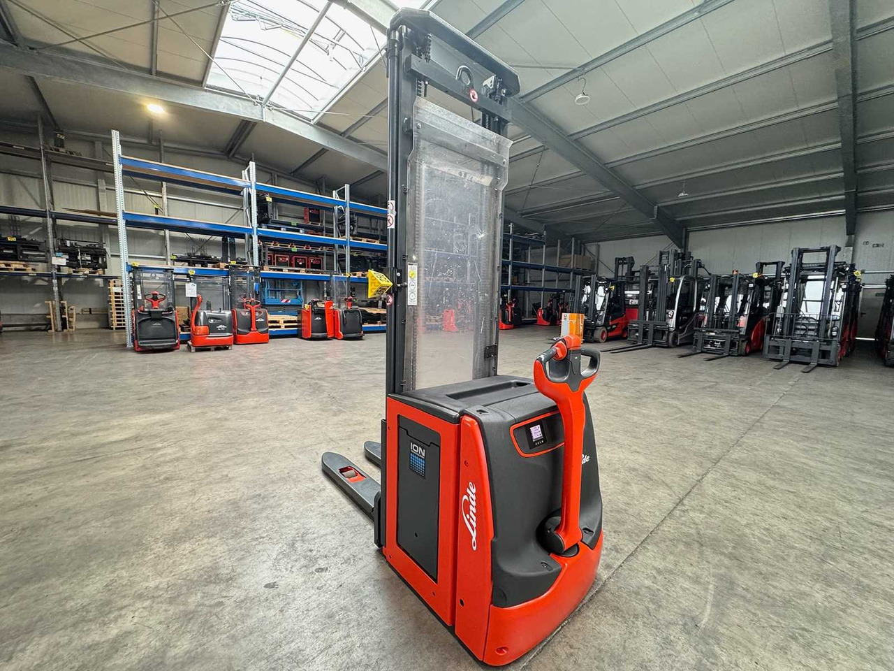 2018 SERVICE +UVV 09/2026 LINDE L14 LITHIUM LI-ION 1,400KG PALLET TRUCK ANT 2,765 HOURS - Chariot élévateur: photos 1 2018 SERVICE +UVV 09/2026 LINDE L14 LITHIUM LI-ION 1,400KG PALLET TRUCK ANT 2,765 HOURS - Chariot élévateur: photos 1