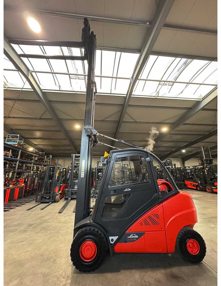 2020 LINDE H35T 3.500KG 3.+4TH VALVE 177CM FORK ADJUSTER TRIPLEX 645CM GAS FORKLIFT FORKLIFT - Chariot élévateur: photos 5 2020 LINDE H35T 3.500KG 3.+4TH VALVE 177CM FORK ADJUSTER TRIPLEX 645CM GAS FORKLIFT FORKLIFT - Chariot élévateur: photos 5