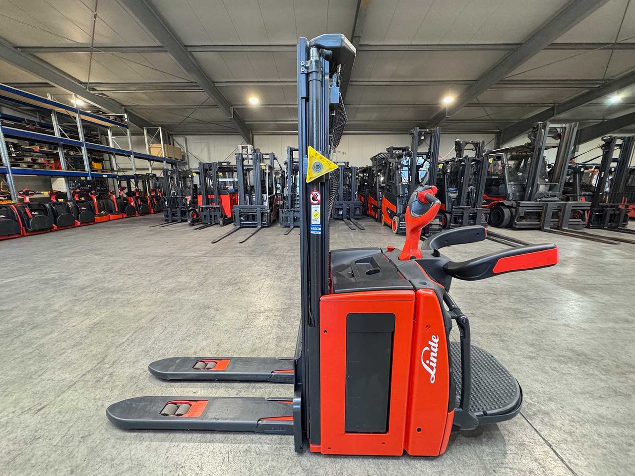 2020 SERVICE +UVV 09/2026 LINDE L14AP EVO 1.400KG PALLET TRUCK ANT 4.617 HOURS - Chariot élévateur: photos 1 2020 SERVICE +UVV 09/2026 LINDE L14AP EVO 1.400KG PALLET TRUCK ANT 4.617 HOURS - Chariot élévateur: photos 1