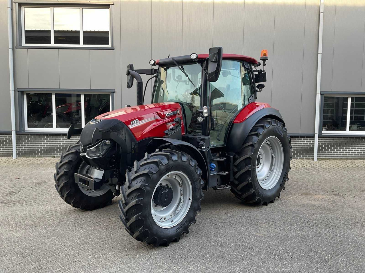 2021 CASE IH VESTRUM 110 CVXDRIVE ALL-WHEEL DRIVE FARM TRACTOR - Tracteur agricole: photos 1 2021 CASE IH VESTRUM 110 CVXDRIVE ALL-WHEEL DRIVE FARM TRACTOR - Tracteur agricole: photos 1