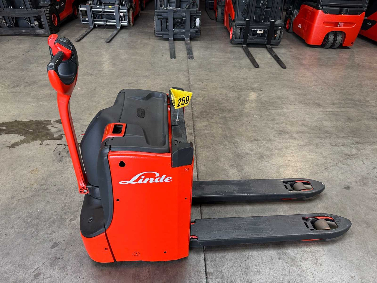 2021 LINDE T16L PALLET TRUCK ANT STACKER INITIAL STROKE 1,675 HOURS - Chariot élévateur: photos 5 2021 LINDE T16L PALLET TRUCK ANT STACKER INITIAL STROKE 1,675 HOURS - Chariot élévateur: photos 5