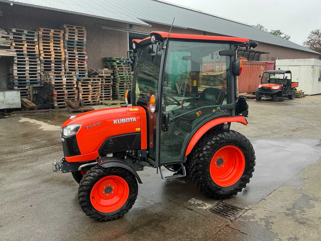2022 KUBOTA B2261 FOUR WHEEL DRIVE FARM TRACTOR - Tracteur agricole: photos 1 2022 KUBOTA B2261 FOUR WHEEL DRIVE FARM TRACTOR - Tracteur agricole: photos 1