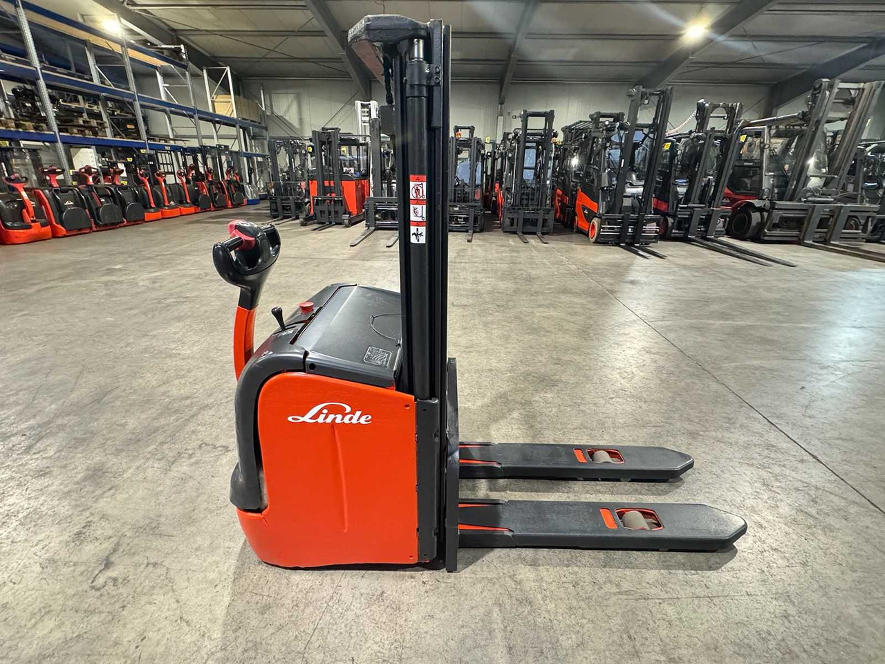BATTERY 2020 LINDE L14 1.400KG PALLET TRUCK STACKER ANT STACKER - Chariot élévateur: photos 4 BATTERY 2020 LINDE L14 1.400KG PALLET TRUCK STACKER ANT STACKER - Chariot élévateur: photos 4