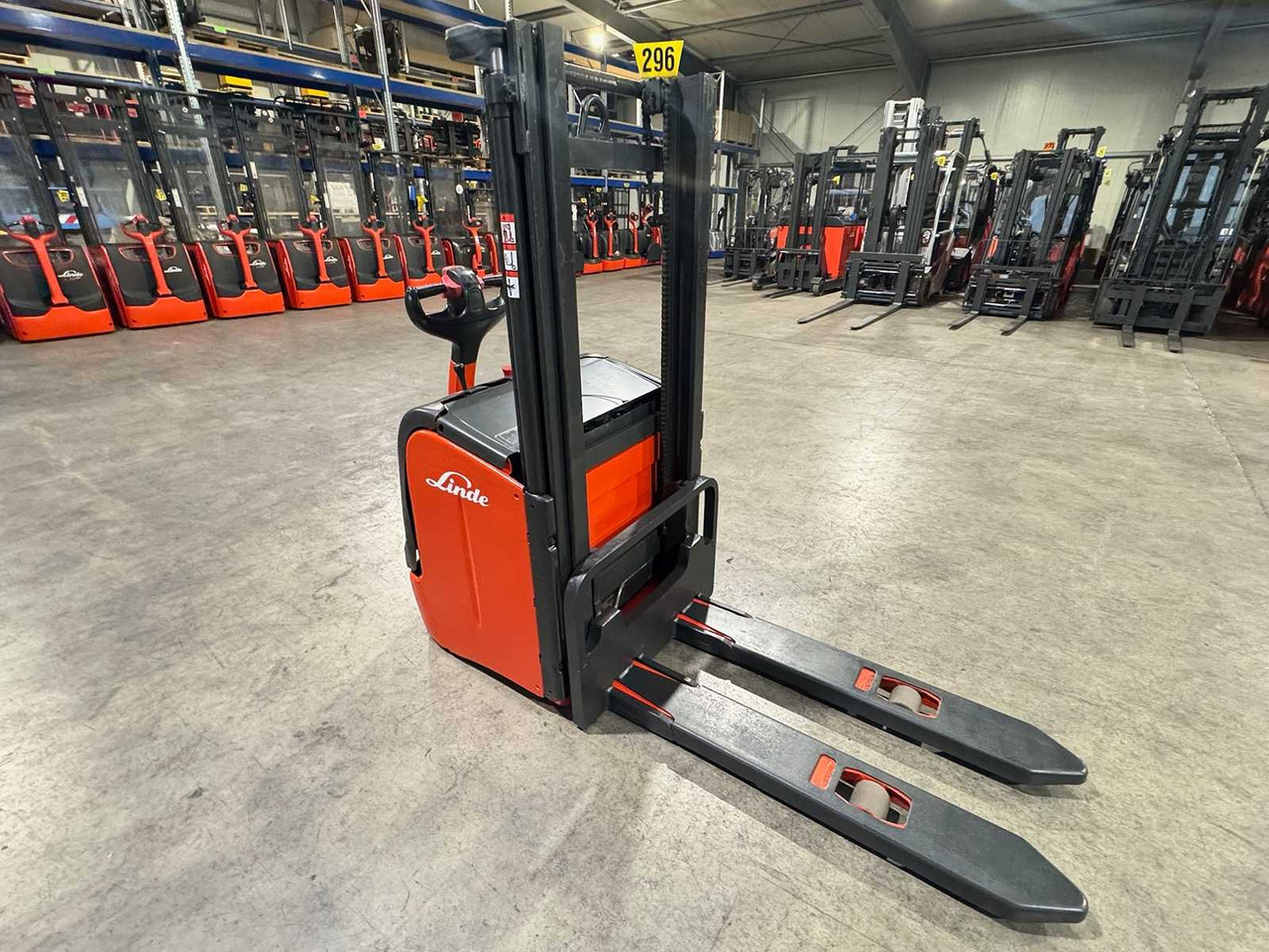 BATTERY 2020 LINDE L14 1.400KG PALLET TRUCK STACKER ANT STACKER - Chariot élévateur: photos 3 BATTERY 2020 LINDE L14 1.400KG PALLET TRUCK STACKER ANT STACKER - Chariot élévateur: photos 3