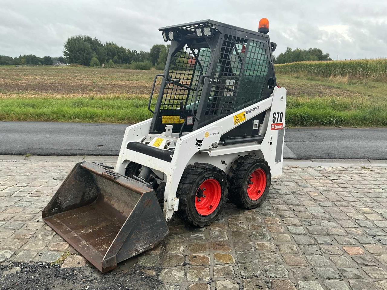 BOBCAT S70 - Mini chargeuse: photos 1 BOBCAT S70 - Mini chargeuse: photos 1
