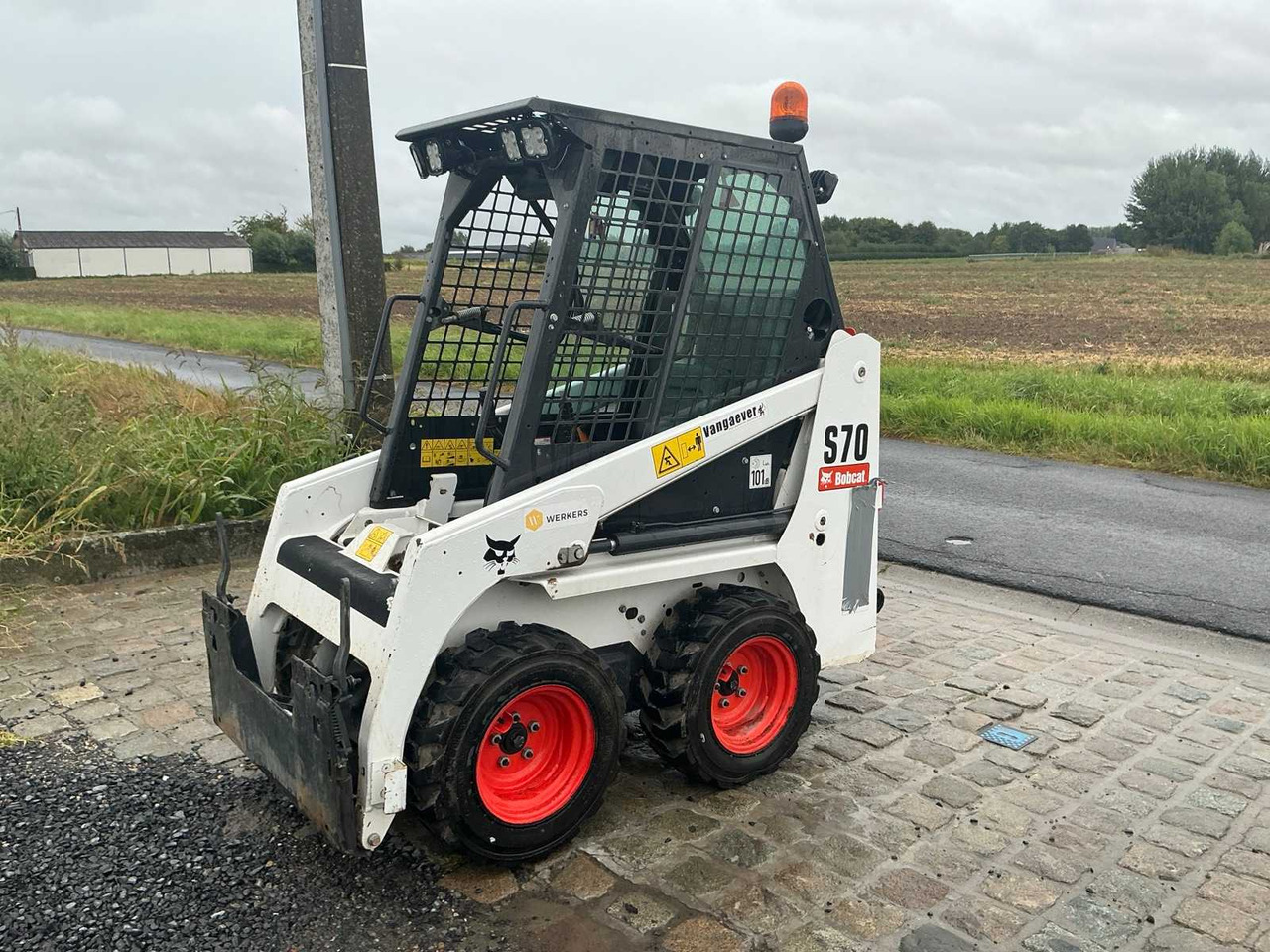 BOBCAT S70 - Mini chargeuse: photos 3 BOBCAT S70 - Mini chargeuse: photos 3