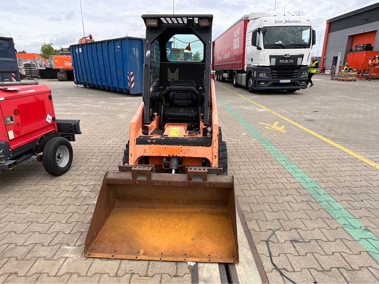 Bobcat S70 - Chargeuse sur pneus: photos 2 Bobcat S70 - Chargeuse sur pneus: photos 2