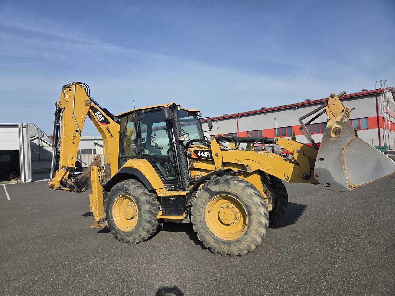 CATERPILLAR 444 F2 - Tractopelle: photos 1 CATERPILLAR 444 F2 - Tractopelle: photos 1