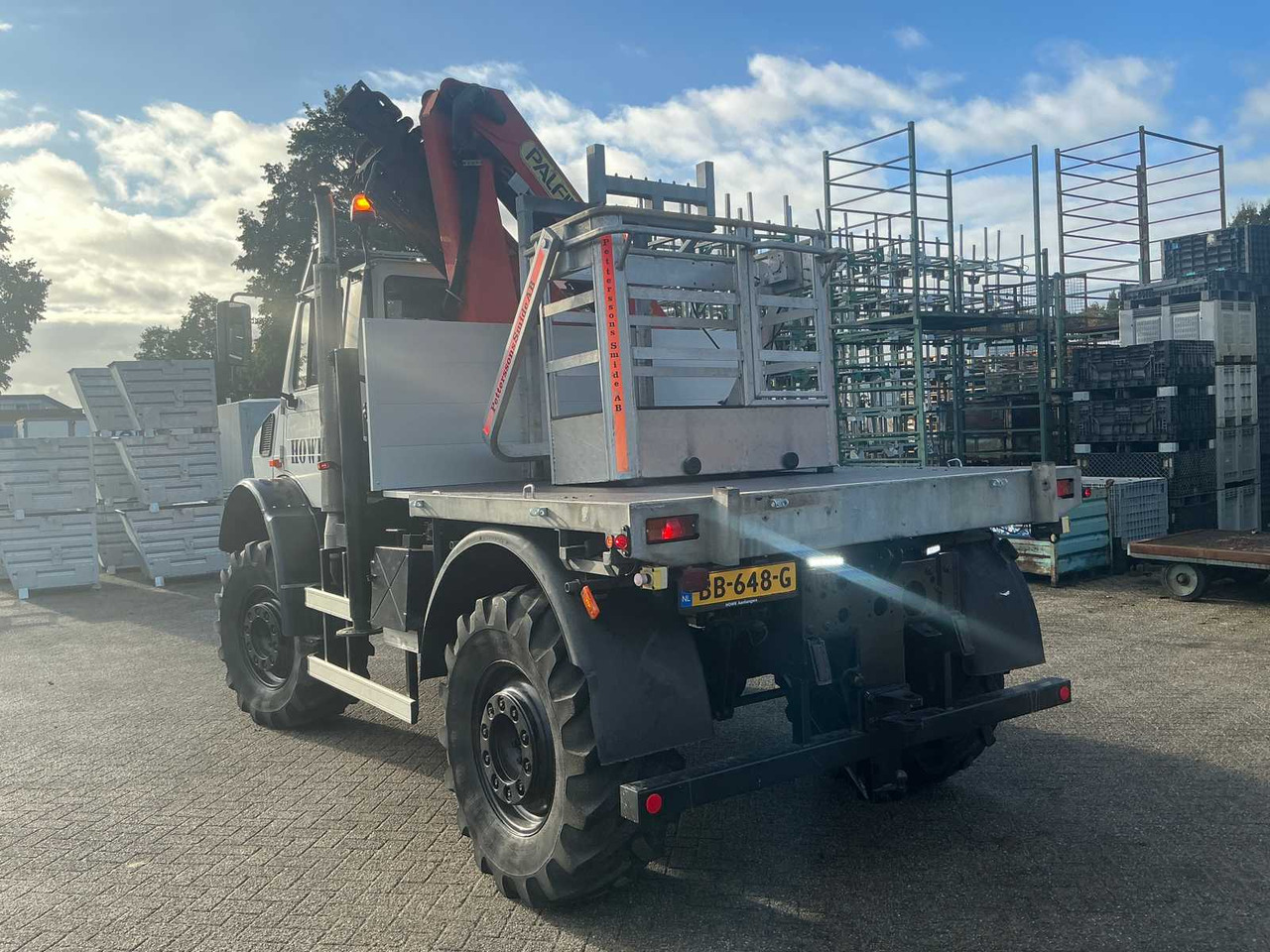 2002 MERCEDES-BENZ UNIMOG U2150L WITH PALFINGER PK 9501 CRANE AND AERIAL PLATFORM - Camion: photos 4 2002 MERCEDES-BENZ UNIMOG U2150L WITH PALFINGER PK 9501 CRANE AND AERIAL PLATFORM - Camion: photos 4