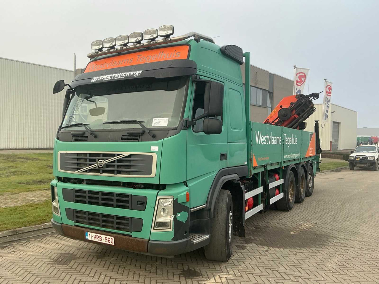 2008 VOLVO FM 440 TRUCK WITH LOADING CRANE - Camion: photos 1 2008 VOLVO FM 440 TRUCK WITH LOADING CRANE - Camion: photos 1