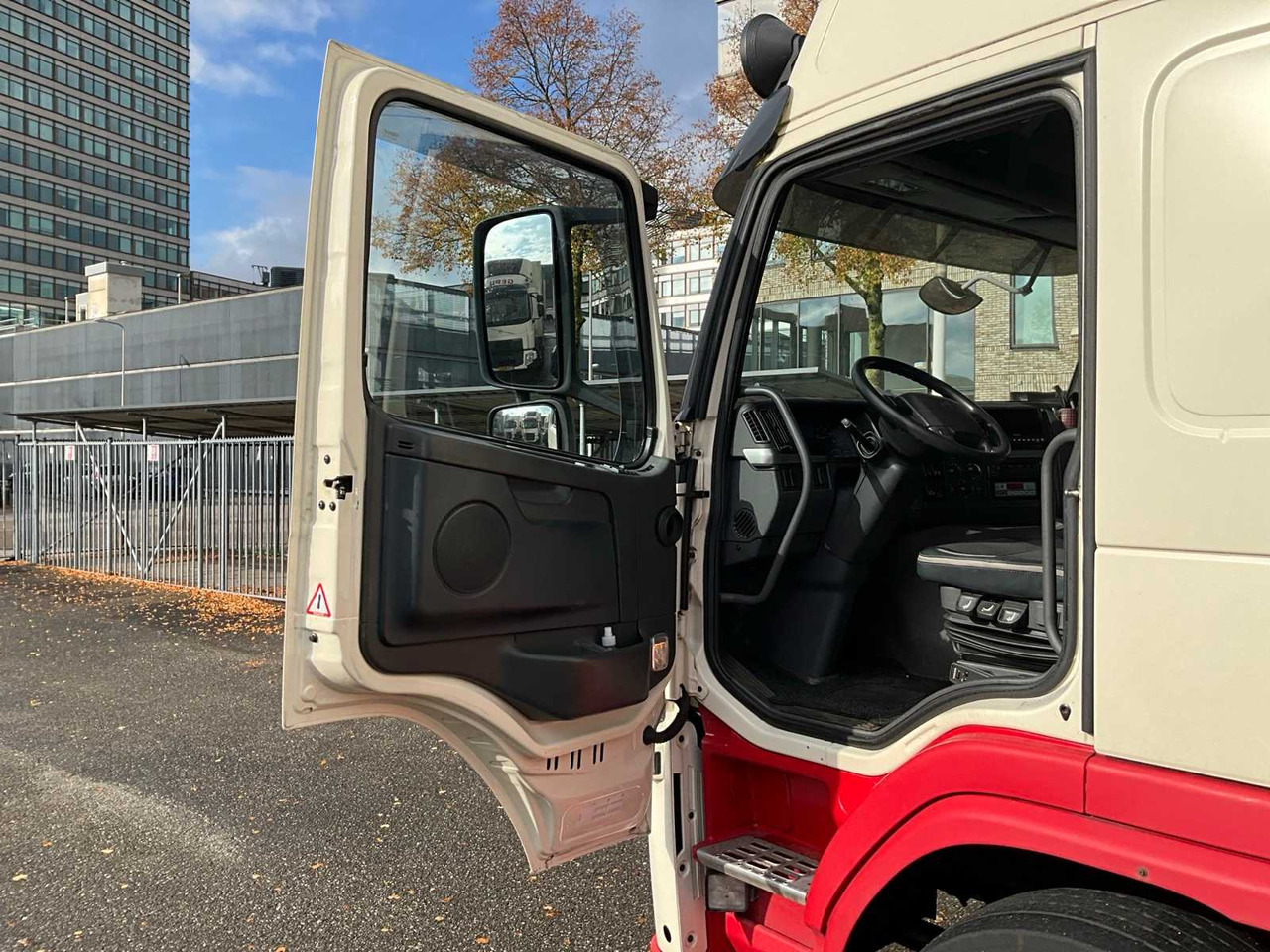 2012 VOLVO FM 13 SEMI-TRAILER TRUCK - Camion: photos 5 2012 VOLVO FM 13 SEMI-TRAILER TRUCK - Camion: photos 5