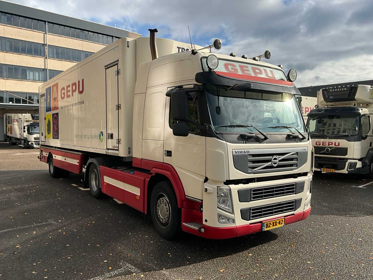 2012 VOLVO FM 13 SEMI-TRAILER TRUCK - Camion: photos 2 2012 VOLVO FM 13 SEMI-TRAILER TRUCK - Camion: photos 2