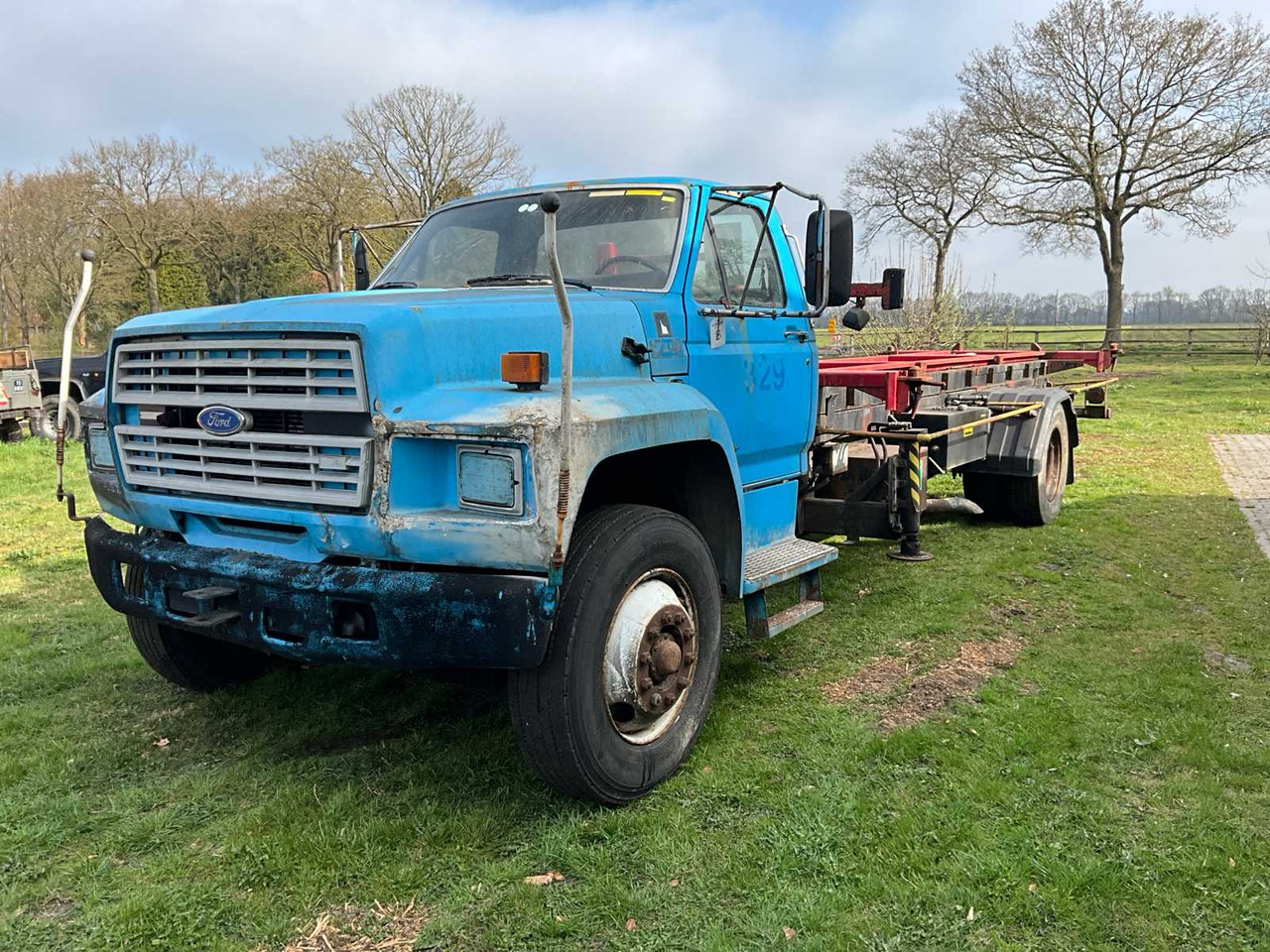 FORD - - F700 - TRUCK - Camion: photos 1 FORD - - F700 - TRUCK - Camion: photos 1